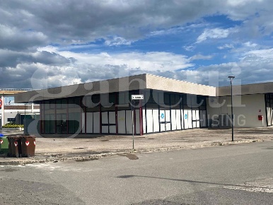 Foto Negozio in Via Luigi Pirandello snc, Aprilia Semicentro di 250 m²