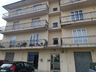 Foto Negozio in Via Dante Gabriele Rossetti 7, Vasto di 67 m² con 2 locali