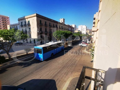 Foto Negozio in Via Fardella 50, Trapani Centro di 100 m² in affitto