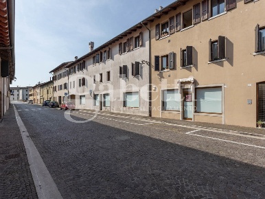 Foto Negozio in Via Giotto di Bondone 23, Sesto al Reghena Centro di 240 m²