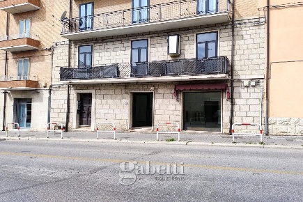 Foto Negozio in 24 Maggio, Campobasso Via XXIV Maggio, CEP di 120 m²