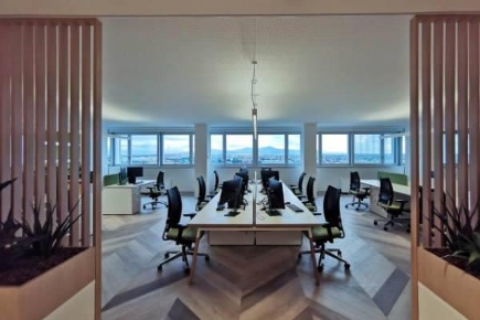 Foto Ufficio in rotoli, Lamezia Terme Rotoli di 400 m² con 10 locali