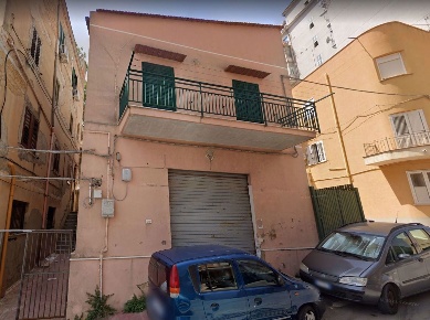 Foto Magazzino in Via Plebis Rea 30, Agrigento Centro Storico di 90 m²