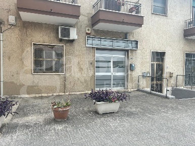 Foto Ufficio in della Stazione, Latina Latina Scalo di 90 m² con 2 locali