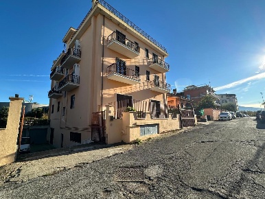 Foto Magazzino in Montepaone, Roma Morena di 180 m² con 1 locali in affitto