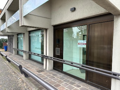 Foto Negozio in Via J.f. kennedy 1, Caerano di San Marco Centro di 700 m²