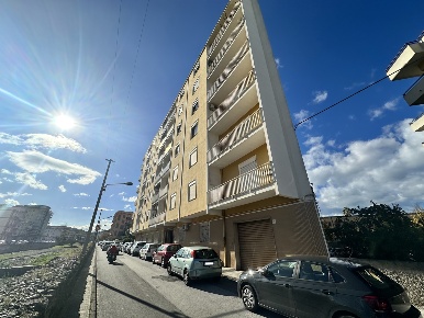 Foto Negozio in Via DEGLI STUDI 82, Barcellona Pozzo di Gotto Centro