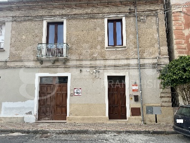Foto Negozio in Via GARIBALDI 26, Amantea Centro di 155 m² con 2 locali