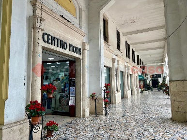 Foto Negozio in Corso nuova italia 23, Fiuggi di 160 m² in affitto