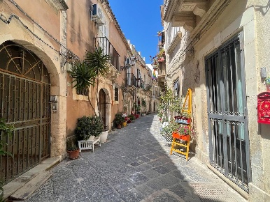 Foto Attività commerciale in Via del crocifisso 48, Siracusa Ortigia