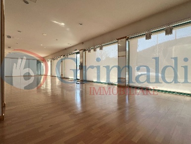 Foto Negozio in trasimeno ovest, Perugia Olmo di 231 m² con 2 locali