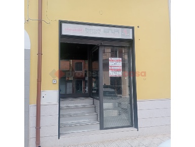 Foto Negozio in Via Marconi 14, Grottaglie di 68 m² con 1 locali in affitto