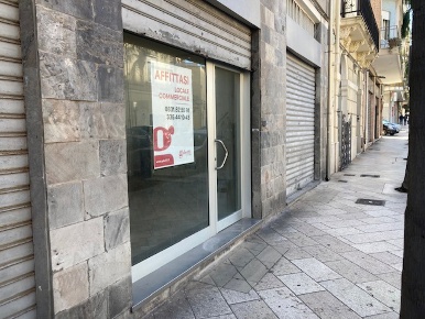 Foto Negozio in Corso Roma 45-47, Brindisi Centro Storico di 40 m²