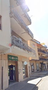 Foto Negozio in Via Vittoria 52, Bianco di 260 m² con 5 locali in vendita
