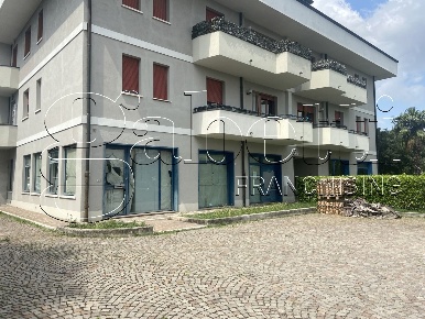 Foto Negozio in Statale, Terre del Reno San Carlo di 243 m² con 1 locali