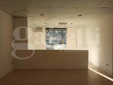 Foto Negozio a Oristano Centro di 150 m² in vendita