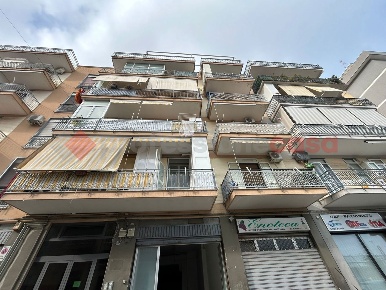 Foto Negozio in Via R. Canudo 42, Bari Libertà di 239 m² con 1 locali