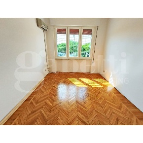 Foto Ufficio in Via Roma snc, Amelia Centro di 30 m² con 1 locali