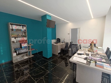 Foto Negozio in Via Gallarate 1, Arconate Centro di 75 m² con 1 locali