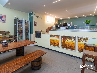 Foto Attività commerciale in Via Carlo Alberto dalla Chiesa 8, Falda