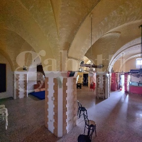 Foto Ufficio in Via campo dei fiori 1000, Melissano di 500 m² con 12 locali