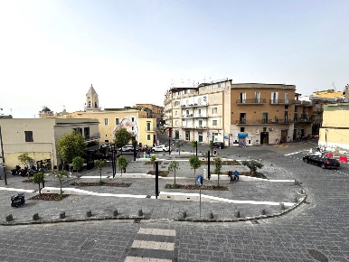Foto Negozio in Piazza XXVII Gennaio 00, Monte di Procida di 60 m²