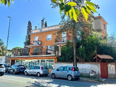 Foto Negozio in della Casetta Mattei, Roma Casetta Mattei - Corviale
