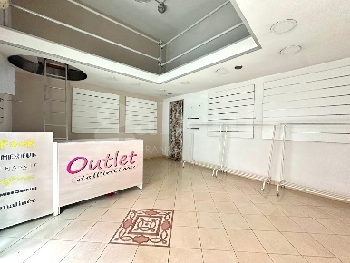 Foto Negozio in Umberto I, Marano di Napoli Centro di 23 m² con 1 locali