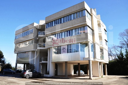 Foto Ufficio in Via Verdi 120, Rende Quattromiglia di 75 m² con 1 locali