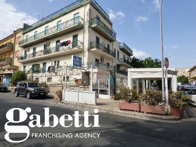 Foto Negozio in Via Dante Alighieri 2, Santa Flavia Centro di 500 m²