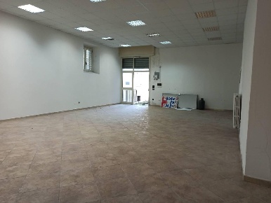 Foto Locale commerciale a Avellino di 150 m² con 1 locali in affitto