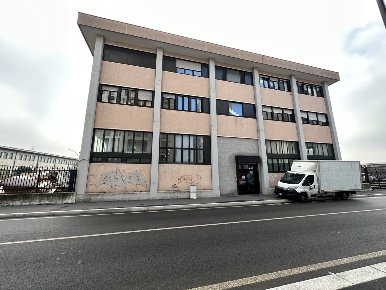 Foto Ufficio in Via Ernesto Teodoro Moneta 43, Milano Affori di 139 m²
