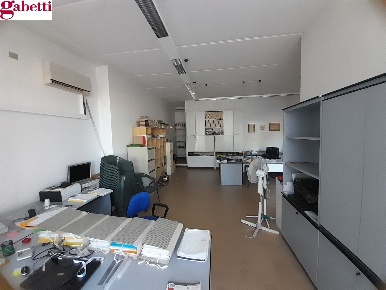 Foto Ufficio a Poggibonsi Centro di 107 m² con 5 locali in vendita