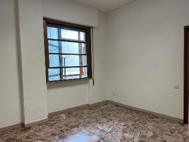 Foto Ufficio a Arezzo Porta Santo Spirito - Stazione di 42 m² con 3 locali