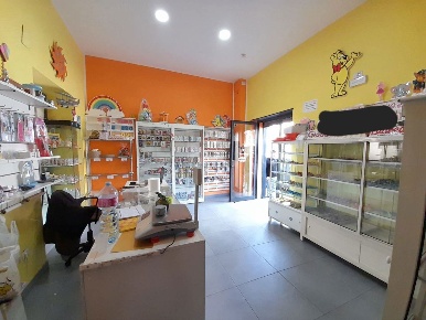 Foto Negozio in Matteotti, Caivano Centro di 46 m² con 1 locali in vendita