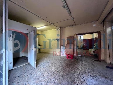Foto Magazzino in Via MARCONI 15, Beinasco Centro di 65 m² con 2 locali