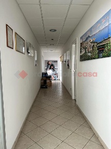 Foto Negozio in RAMELLI, Arezzo Via Fiorentina di 620 m² in affitto