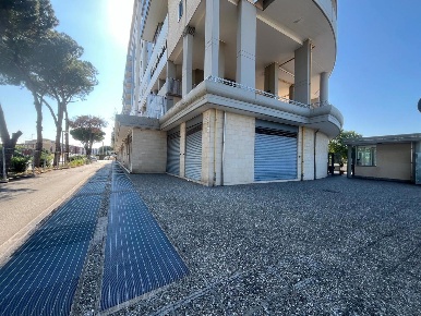 Foto Attività commerciale in europa, Bari San Paolo di 173 m² con 1 locali