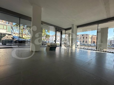 Foto Negozio in Via Vanzo 9, Mogliano Veneto Centro di 50 m² con 1 locali