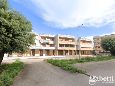 Foto Negozio in Via CALABRIA 00, Acerra Centro di 70 m² con 2 locali