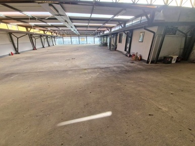 Foto Negozio in provinciale di caserta, Napoli Capodichino di 700 m²
