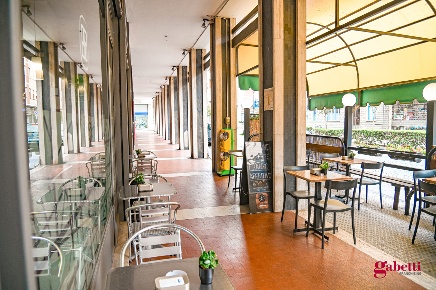 Foto Bar in Via Saluzzo 13, Savigliano Centro di 85 m² in vendita