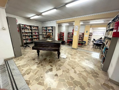 Foto Negozio in nicola nicolini, Napoli San Carlo All'Arena di 350 m²