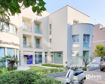 Foto Negozio a San Giovanni in Marignano Centro di 180 m² con 1 locali