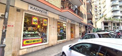 Foto Attività commerciale in Via Giulio Palermo 61, Napoli Rione Alto