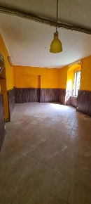 Foto Negozio in Rossini, Genova Rivarolo di 71 m² con 3 locali in vendita