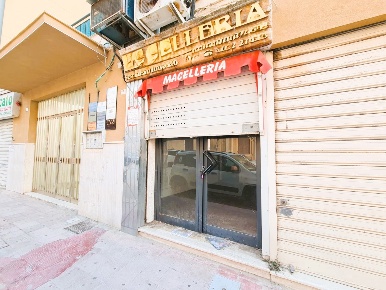 Foto Negozio in Piazza Diodoro Siculo 6, Agrigento di 19 m² con 1 locali