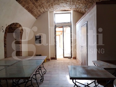 Foto Negozio in Via nizza 1, Siracusa Ortigia di 78 m² in affitto