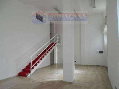 Foto Ufficio a Cardito Centro di 100 m² con 3 locali in affitto