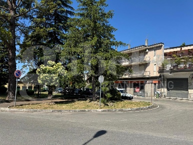 Foto Negozio in Via Cesare Battista 2, Piedimonte Matese di 123 m²